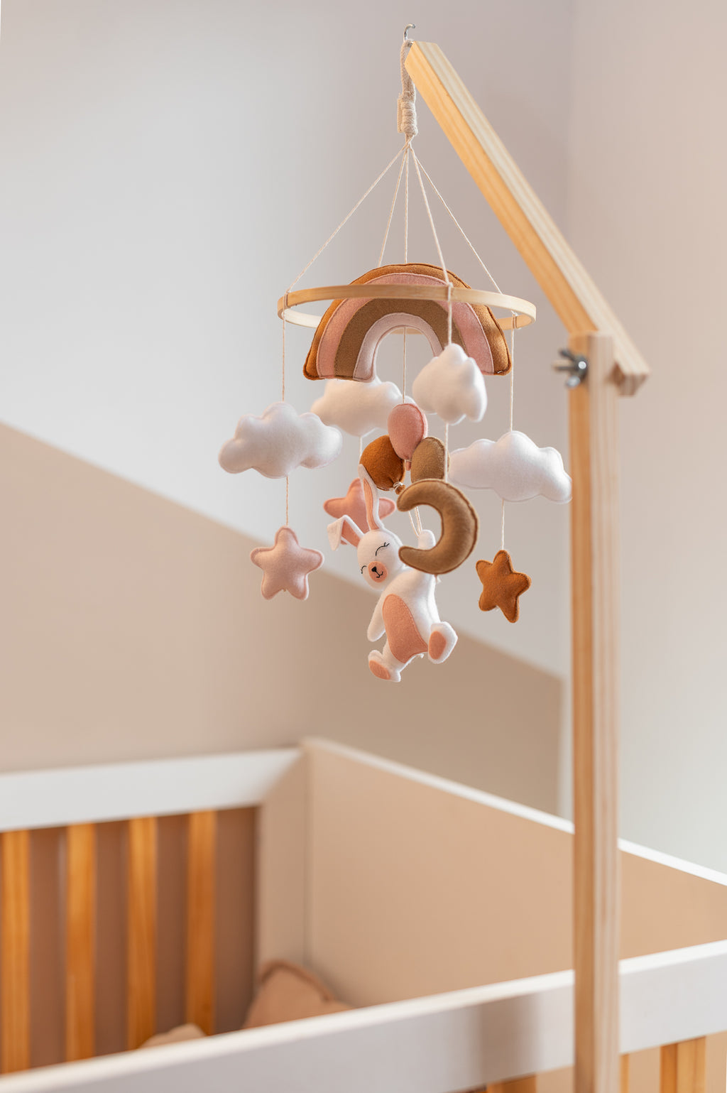 Móvil Arcoíris con soporte